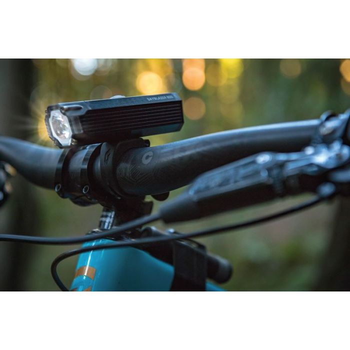 Lampka rowerowa przednia BLACKBURN DAYBLAZER 1 USB 800 LUM / CZARNA Lampka rowerowa przednia BLACKBURN DAYBLAZER 1 USB 800 LUM / CZARNA